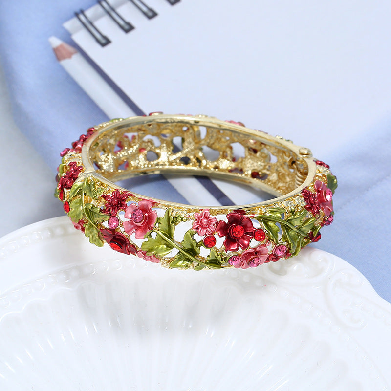 Beliebtes Live-Streaming-Armband: Cloisonné-Schmuck im Ethno-Stil für Frauen, ausgehöhlt, reine Handarbeit, bemaltes Legierungsarmband, Mode-Armband