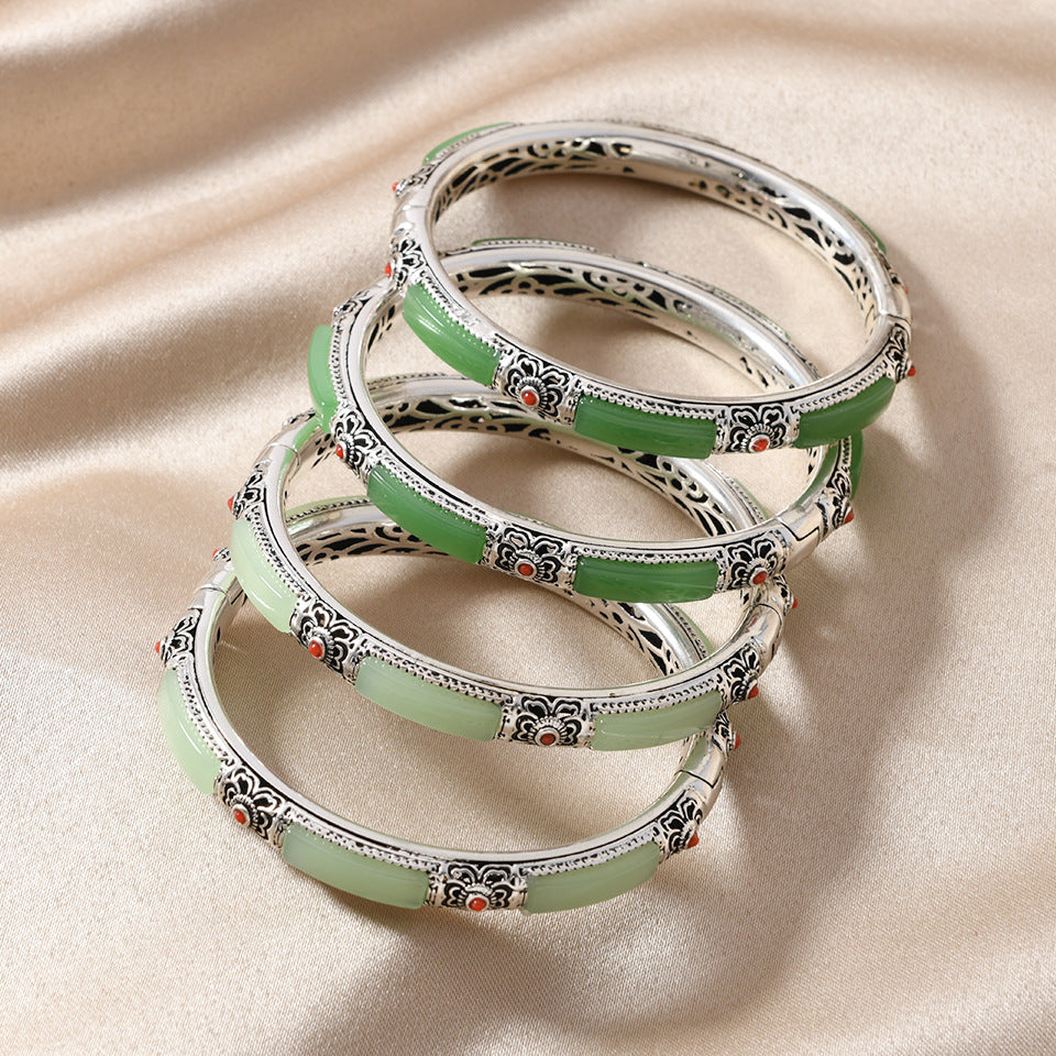 Armband im Vintage-Stil aus Hetian-Jade mit Legierungseinlage, Armreif aus Hetian-Jade im Used-Look mit durchbrochenem Spitzendesign, Damenarmband Livestream